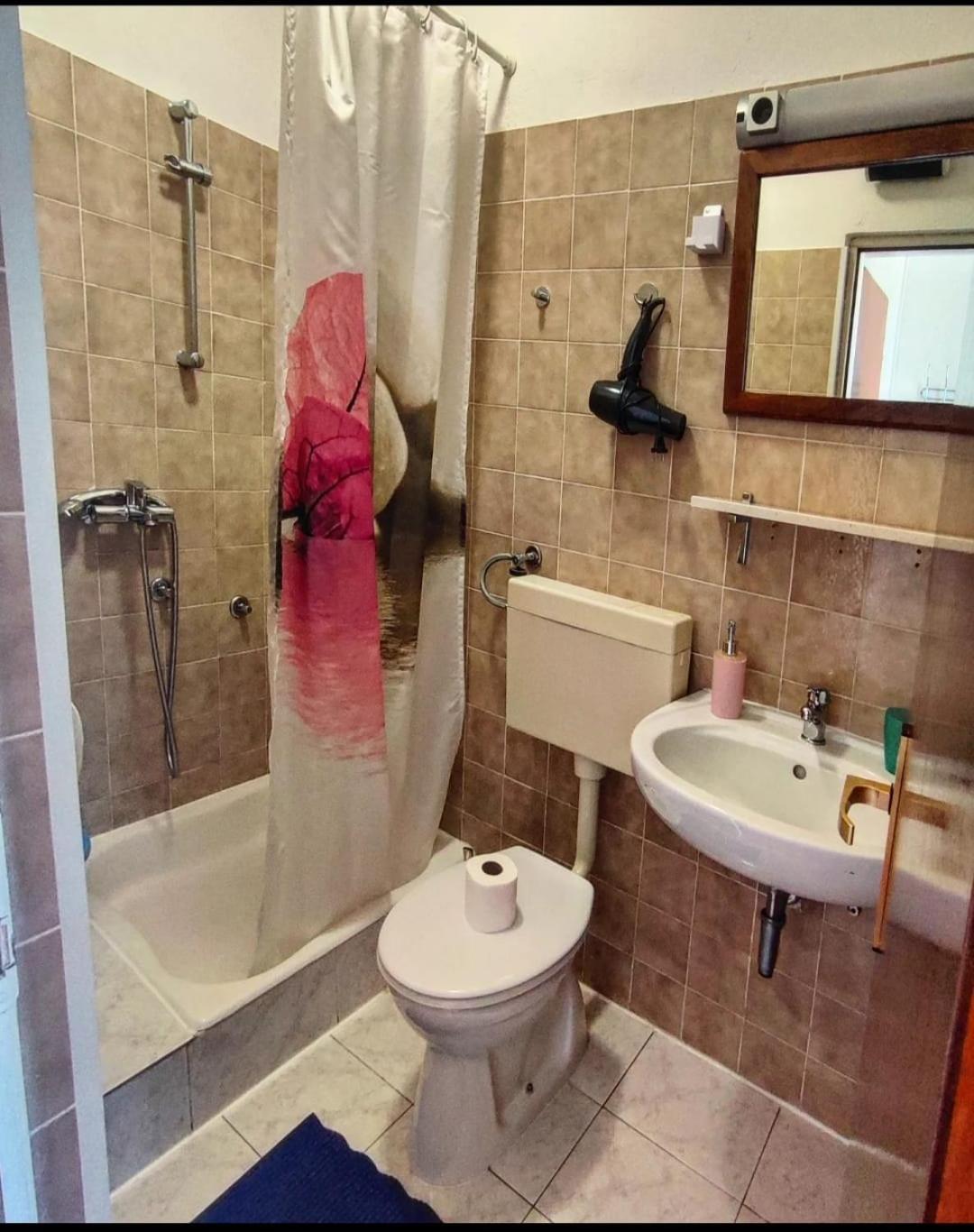 Manora Sucuraj 2 Bedroom Apartment エクステリア 写真